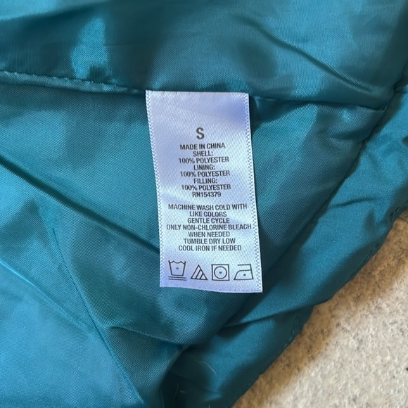 Aeropostale size small vest - Picture 3 of 4